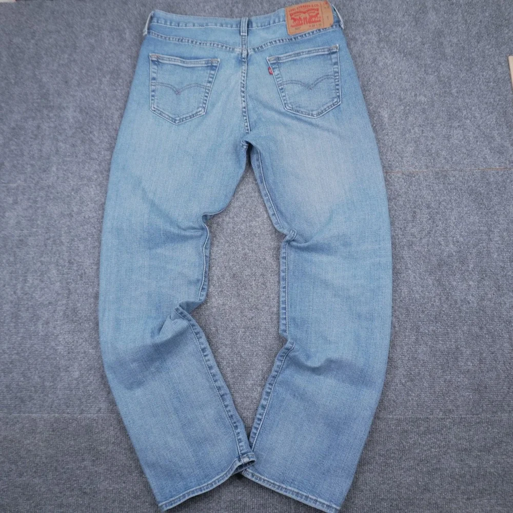 Levi's 501 Original Fit Jeans Mens 33x32 Light Wash Blue Button Fly Straight